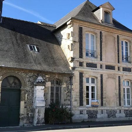 Appartement Au pied du phare... à Honfleur Extérieur photo