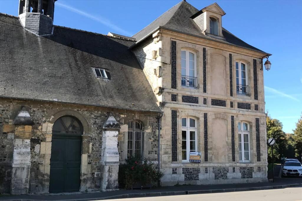 Appartement Au pied du phare... à Honfleur Extérieur photo